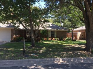 5423 Parliament Dr, Arlington, TX 76017