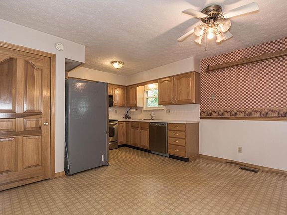 3rd image of 11071 Terry Ln