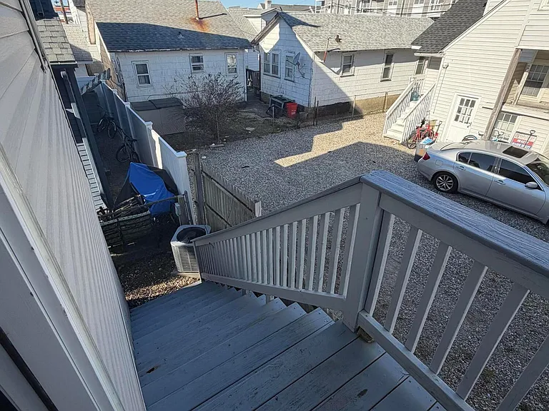 60 Sherman Ave #B — Photo 12