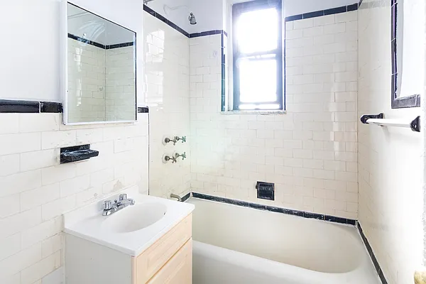 Rented by Modern Spaces | media 20
