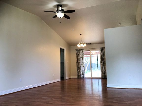 2nd image of 10307 Daffodil Ct