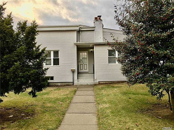 2nd image of 65 Sagamore Hill Dr
