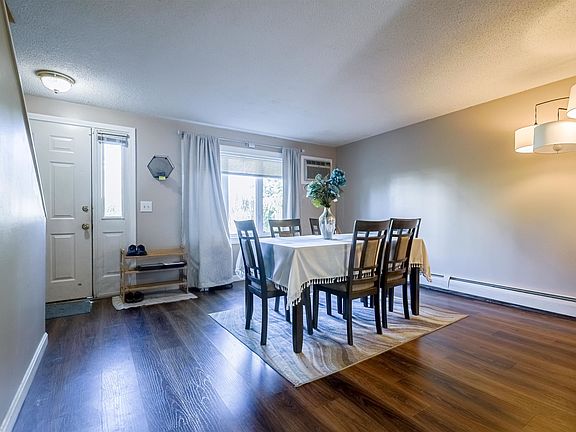 4th image of 14 Auclair Avenue