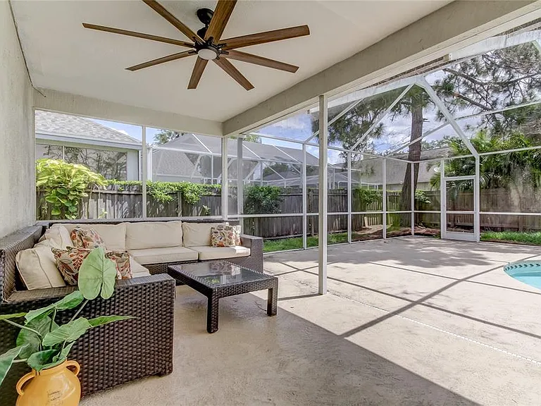 9401 Woodbay Dr — Photo 37