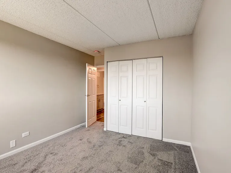 Bartlett Court Apartments — Photo 32