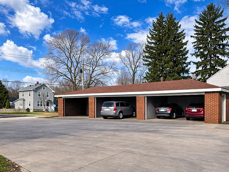 520 Massillon Rd #9 — Photo 3