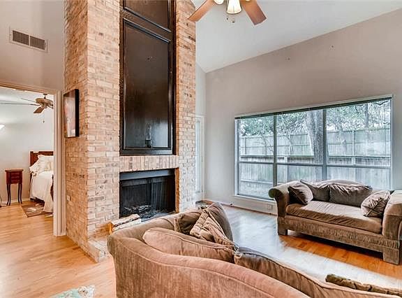 3rd image of 3846 Williamsburg Cir