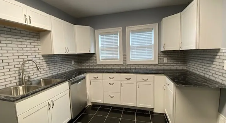2411 E Genesee St #1 — Photo 11