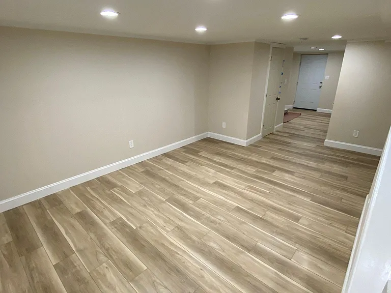 216 W Washington Ave — Photo 2