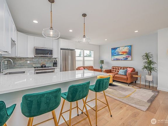 4th image of 3015 61st Avenue SW #B