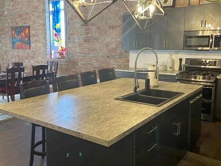 316 E Willow St — Photo 3