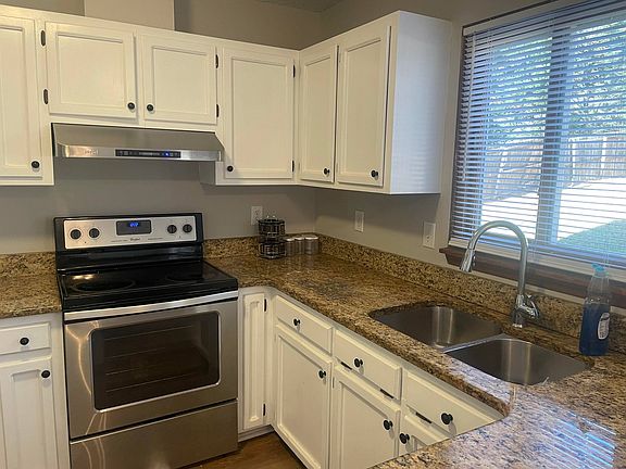 3rd image of 313 Indigo Dr