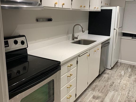 3rd image of 758 Kingston Ave APT 208
