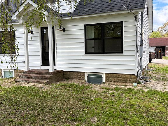 3rd image of 226 Gillette Ave