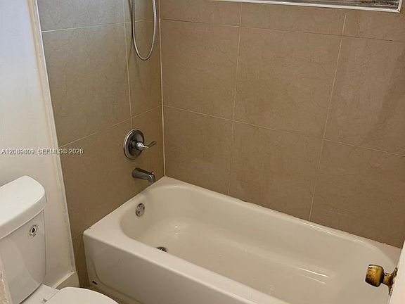 5th image of 201 NW 77th St APT 3