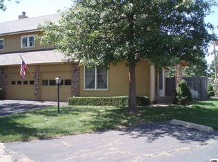 3021 SW Quail Creek Dr, Topeka, KS 66614