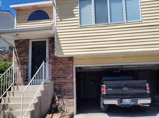 1394 W River Ridge Dr, West Jordan, UT 84088