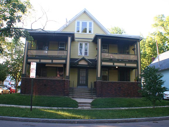 2nd image of 856 Meigs St #4