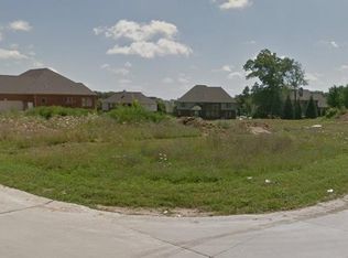 61658 Crown Point Dr, Washington, MI
