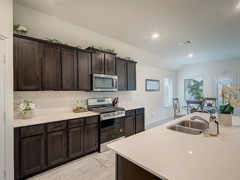 176 Mockingbird Way — Photo 32
