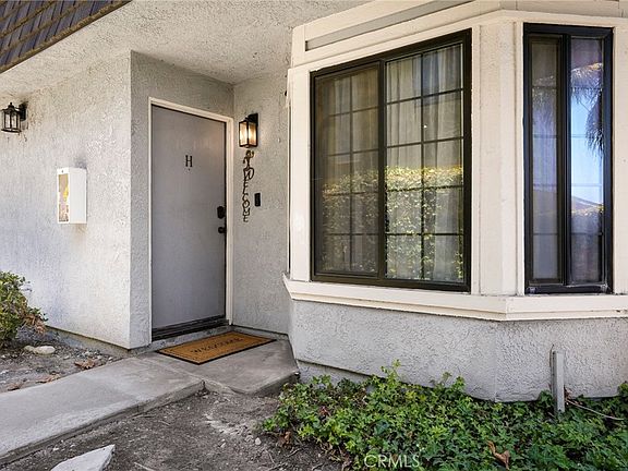 3rd image of 2580 Huntington Dr Unit H