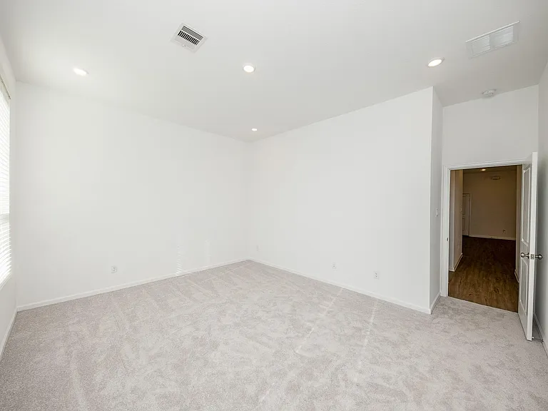 27035 Flower Isle Ln — Photo 14