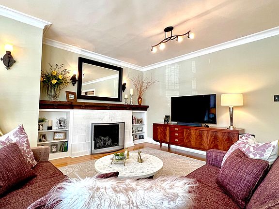 5th image of 4907 N Talman Ave Unit 2