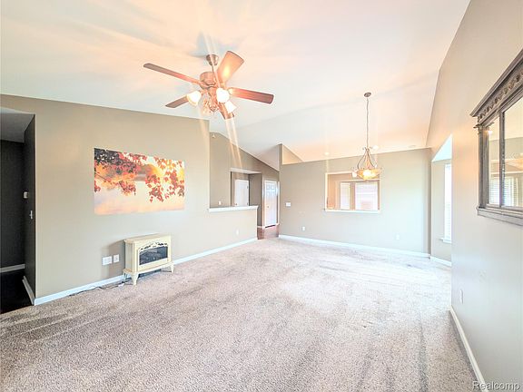 3rd image of 7260 Lindsey Dr