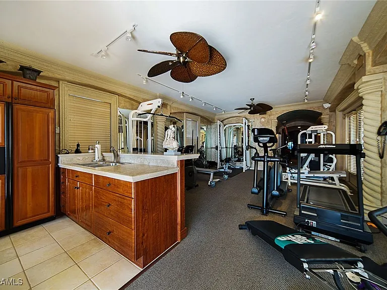 232 Bayshore Dr — Photo 10