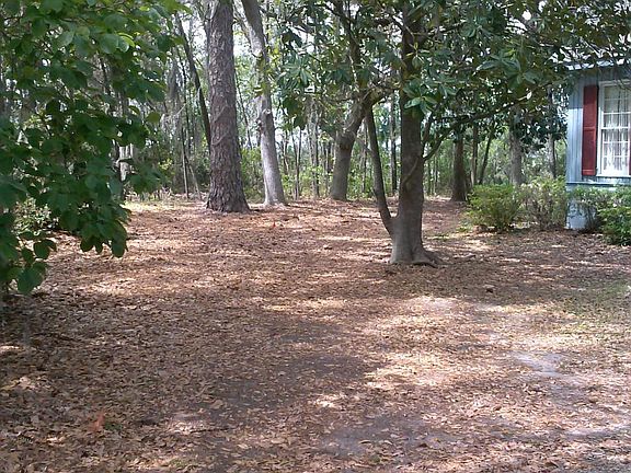 SIDE YARD