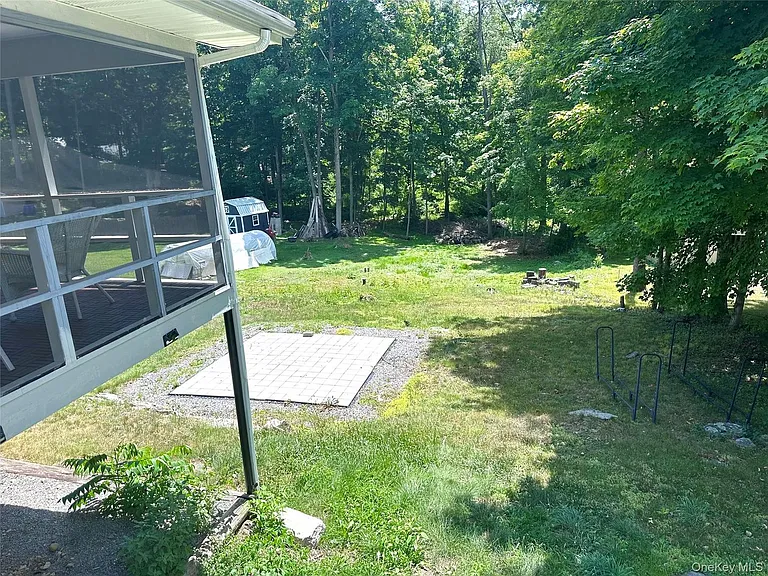 171 Roosevelt Rd — Photo 38