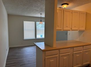 736 Vicki Dr APT A, Huntsville, TX 77340