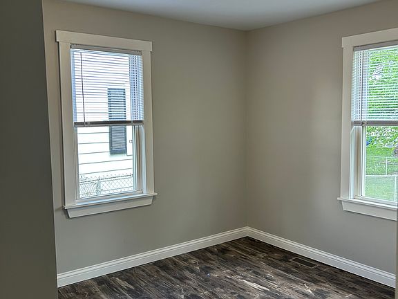 4th image of 1204 S River St
