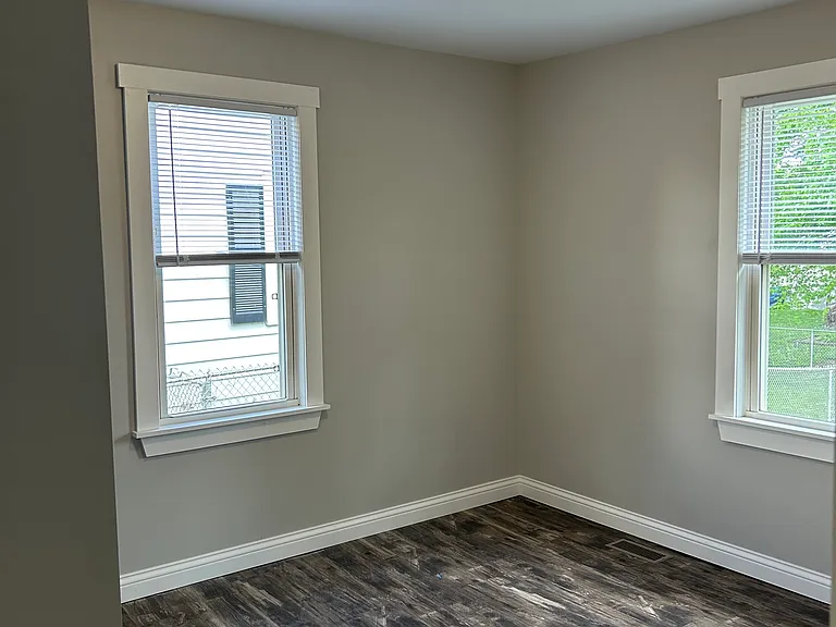 1212 S River St — Photo 4