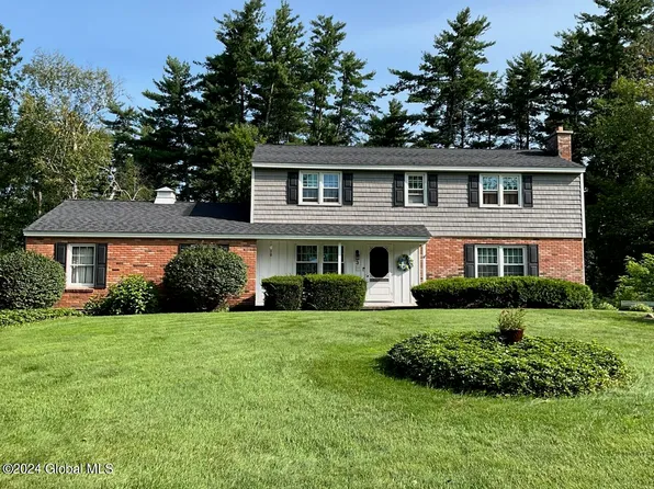 3 Crestwood Drive, Queensbury, NY 12804