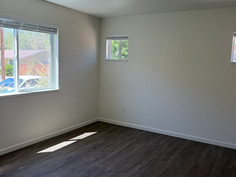 630 W 9th St #0 — Photo 5