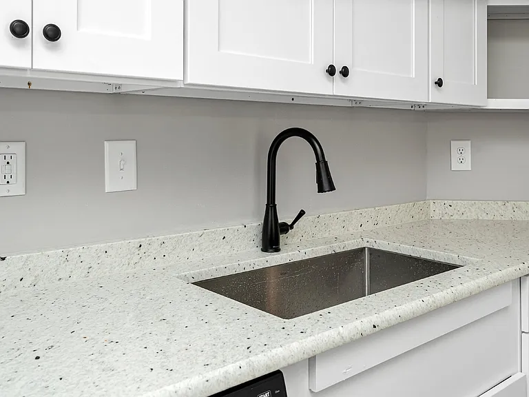 85 Smith Glen Dr — Photo 36