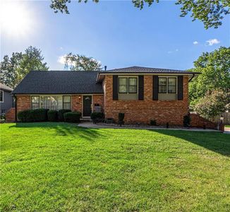 8252 Outlook Ln, Prairie Village, KS, 66208