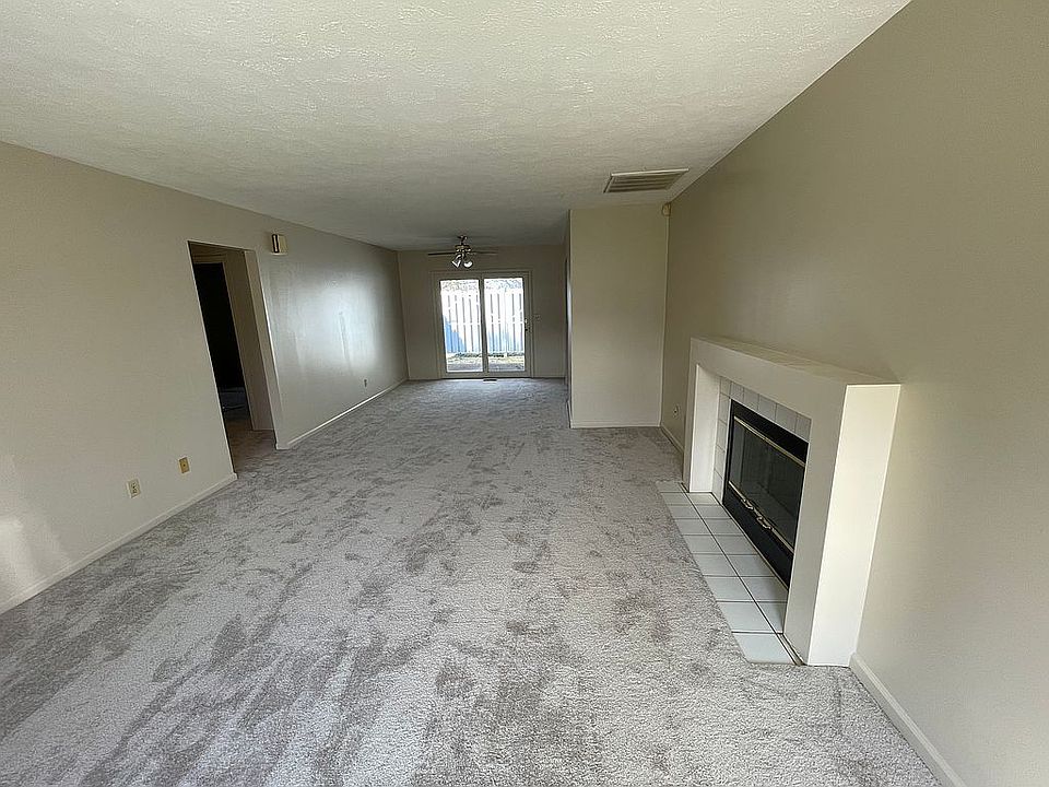 1st image of 4821 N Pebble Ct #4821