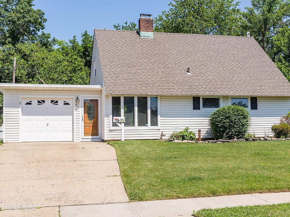 1st image of 21 Squirrel Ln