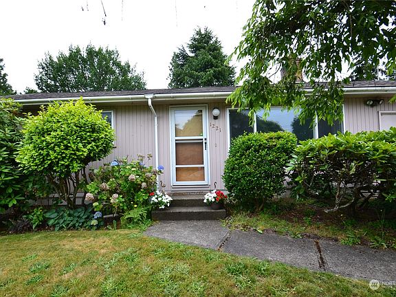 2nd image of 1221 S 115th Street