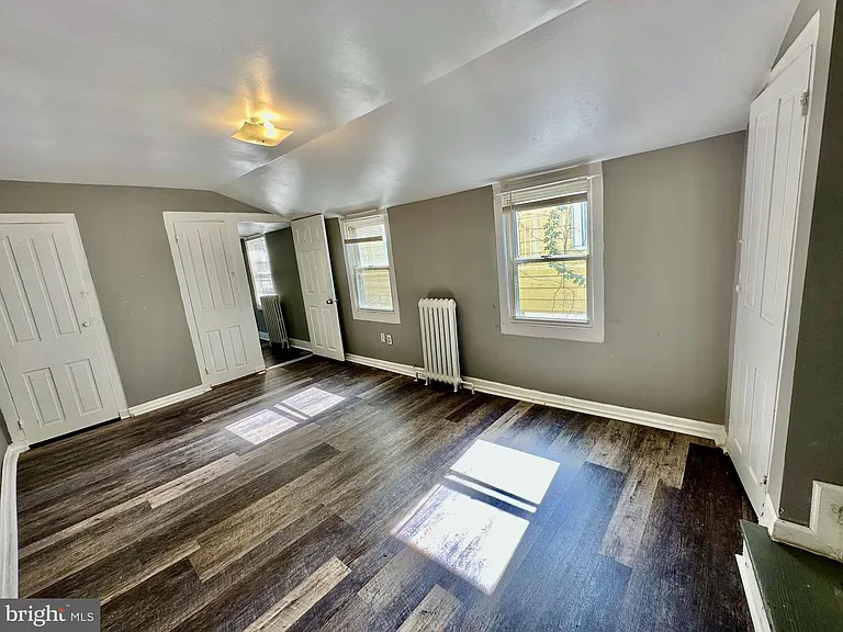 405 Lawrence St — Photo 9