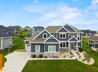 828 Raven Ct, Oregon, WI 53575