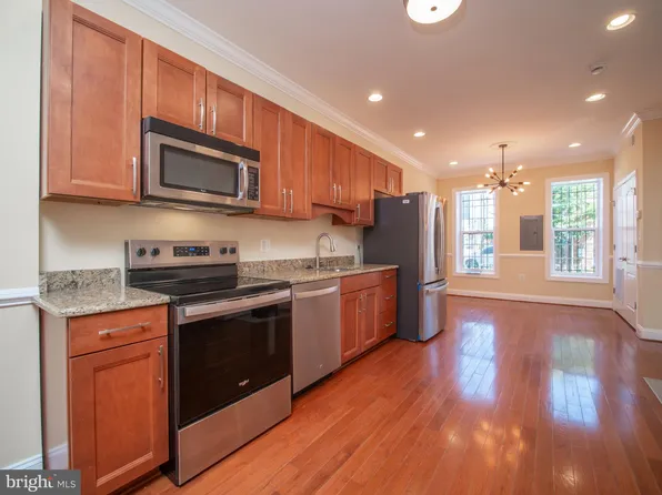 648 Newton Pl NW APT 2, Washington, DC 20010