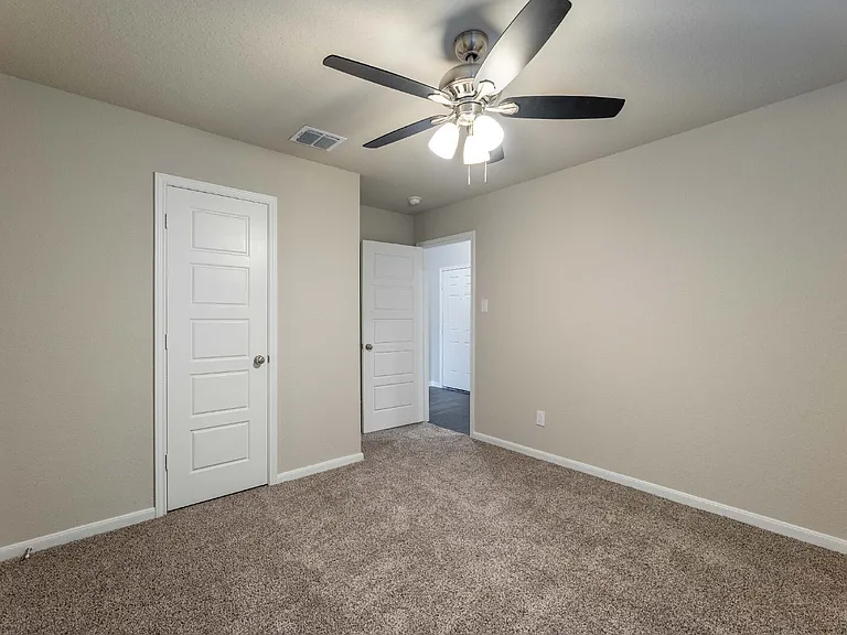 1120 Eagle Xing — Photo 24