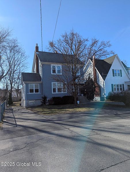 3rd image of 2 Woolard Avenue