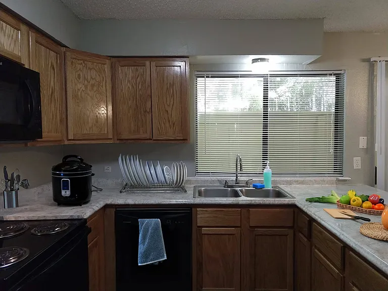 Northview Condominiums — Photo 15