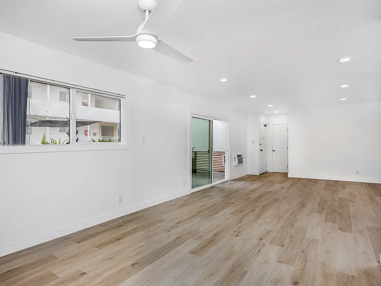 West Brent Apartments — Photo 45