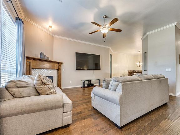 4th image of 9809 SW 33rd St