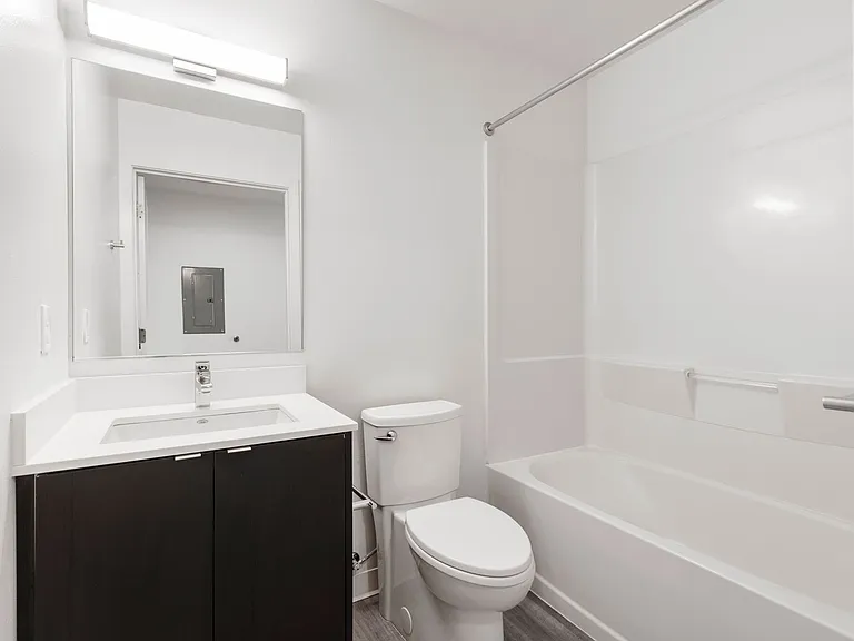 722 E Pike St — Photo 69